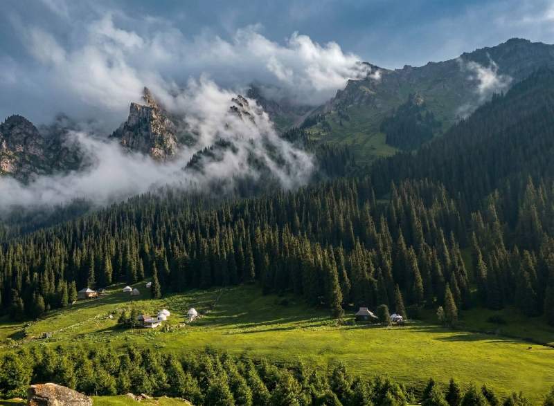 How to get from Karakol to Altyn Arashan by Shared 4x4 Shuttle Service